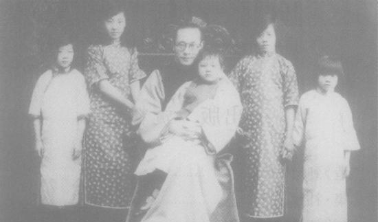 陆小曼晚年着素衣穿布鞋为嫁同居30年的翁瑞午她写信请示他