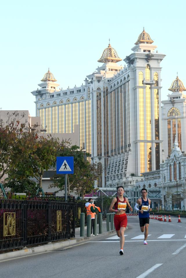 2021银河娱乐澳门国际马拉松开跑展示多元化的澳门