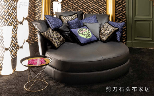 Versace Home 2021新品：黑金奢到俏皮粉，让人眼前一亮！