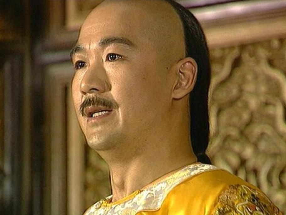 离不开演员用心的塑造,而饰演康熙这一角色的张国立也因此红遍全网