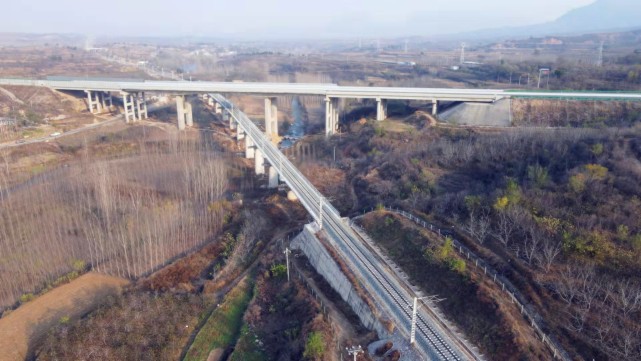 晋煤东运新通道和邢铁路全线铺轨完成即将开通