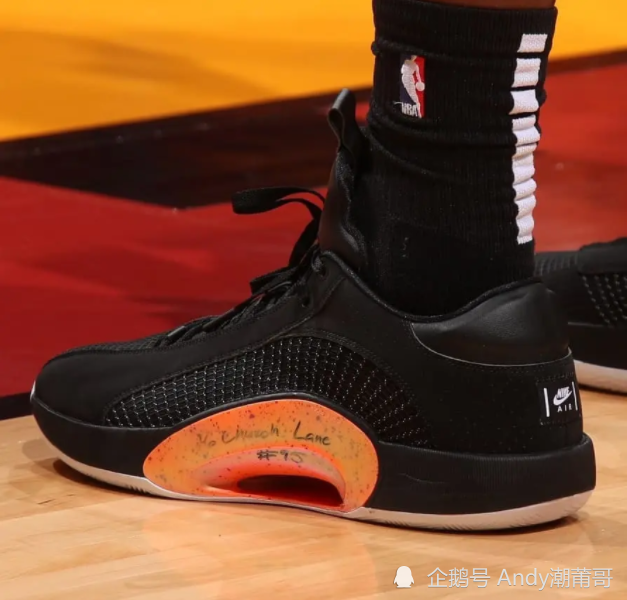 nba球鞋上脚:詹姆斯·哈登上脚harden vol.5,蒙克上脚kobe 6