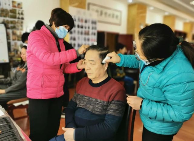 电视连续剧《红果果 金担担》含苞待放