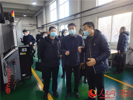 7日,保定市人大常委会副主任崔坤军带领调研组,到保定市高新区中关村