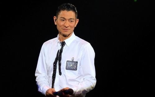 假如我是李华官长津湖火13岁受伤互动女方未张杰赤脚