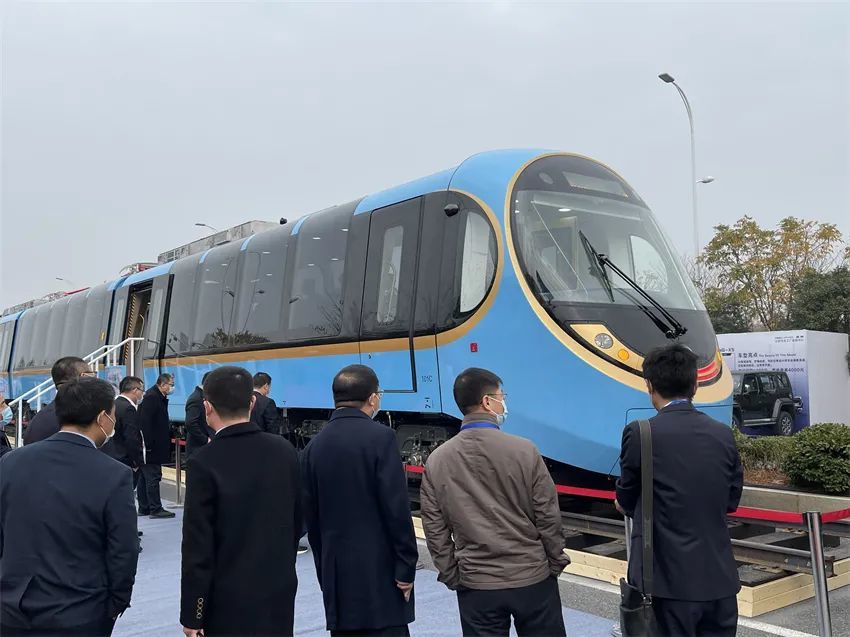 丽江头条采用全球首列旅游观光有轨电车丽江有轨电车一号线预计明年8
