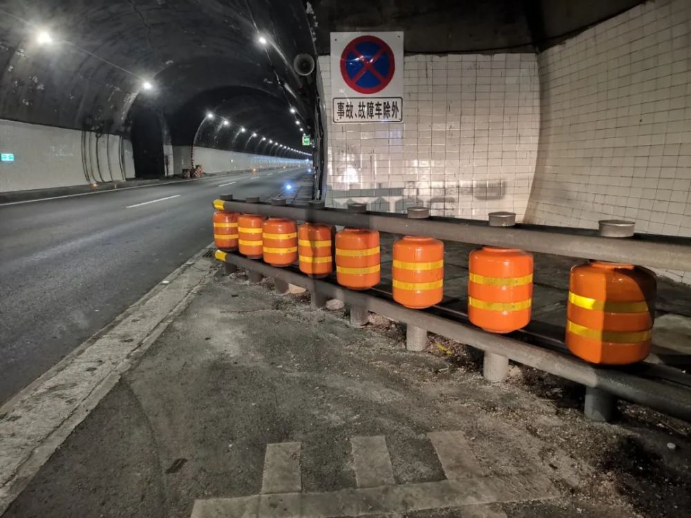 温州高速公路上的防撞神器它的作用原来有这么大