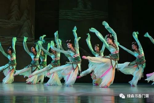 乐队表演劲歌载舞开放仪式序幕营销中心将拉开绿森·书香门第震撼大气