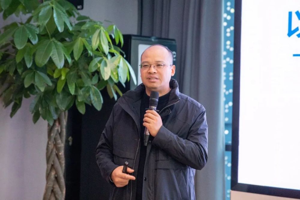 召开,会议邀请了华夏基石管理咨询集团副总裁徐继军携团队出席会议