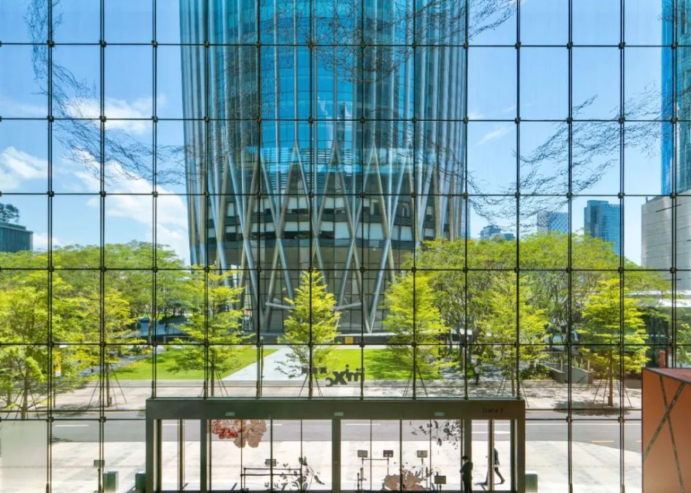 为什么在深圳湾万象城,看到了华润置地"十年磨一剑"的功力?_腾讯新闻