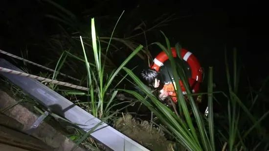 凌晨,三明一女子掉进沙溪河里!幸好