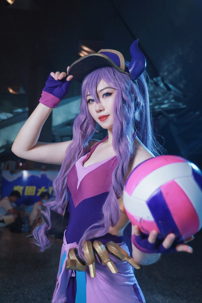 cos赏析辛德拉泳池派对