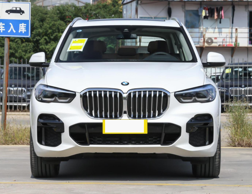 从外观设计来看,2022款的宝马x5颜值感基本上是延续的上一款车型设计