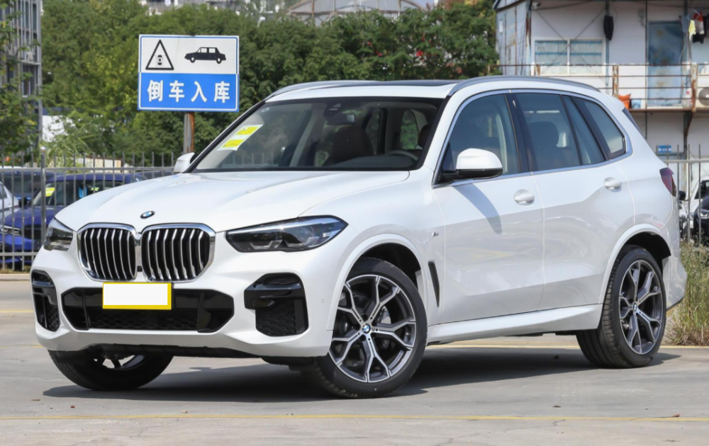 从外观设计来看,2022款的宝马x5颜值感基本上是延续的上一款车型设计