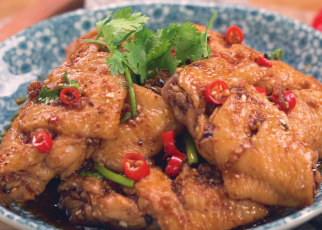 简单好吃的香辣凉拌鸡翅鲜嫩味美口感独特家人爱吃的美食