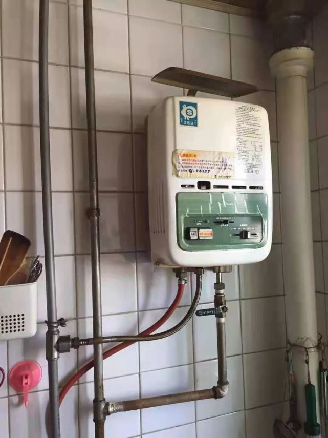 燃气热水器的排烟方式分几种?想要装在卫生间,应该选哪种?
