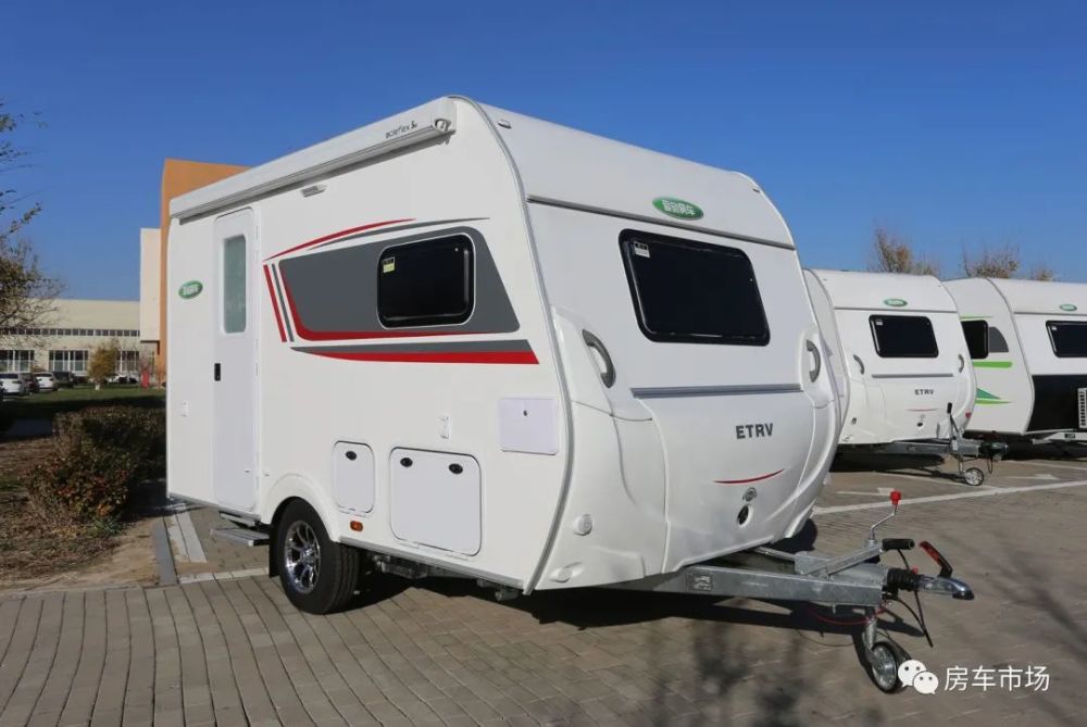 8万多买台房车三人玩!