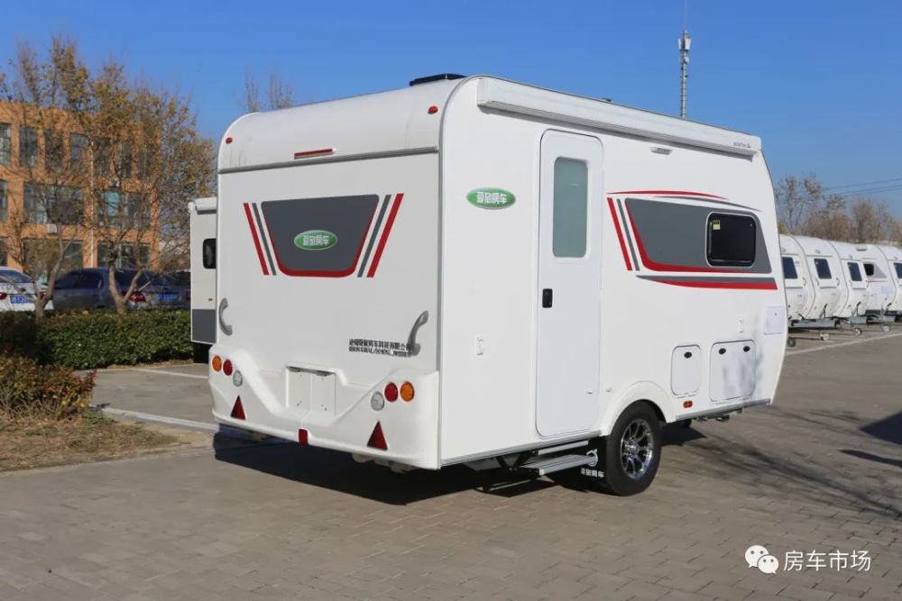 8万多买台房车三人玩!