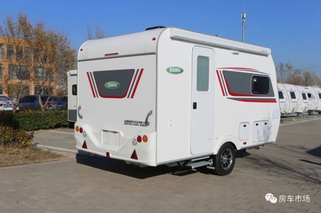 8万多买台房车三人玩做饭洗澡标配空调柴暖维保便宜特适合入门