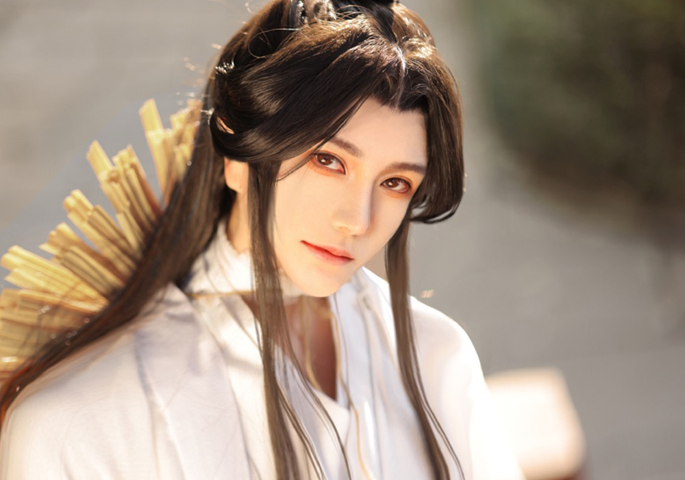 天官赐福高颜值的花怜cos未岚的花城惊艳谢怜英气又温柔