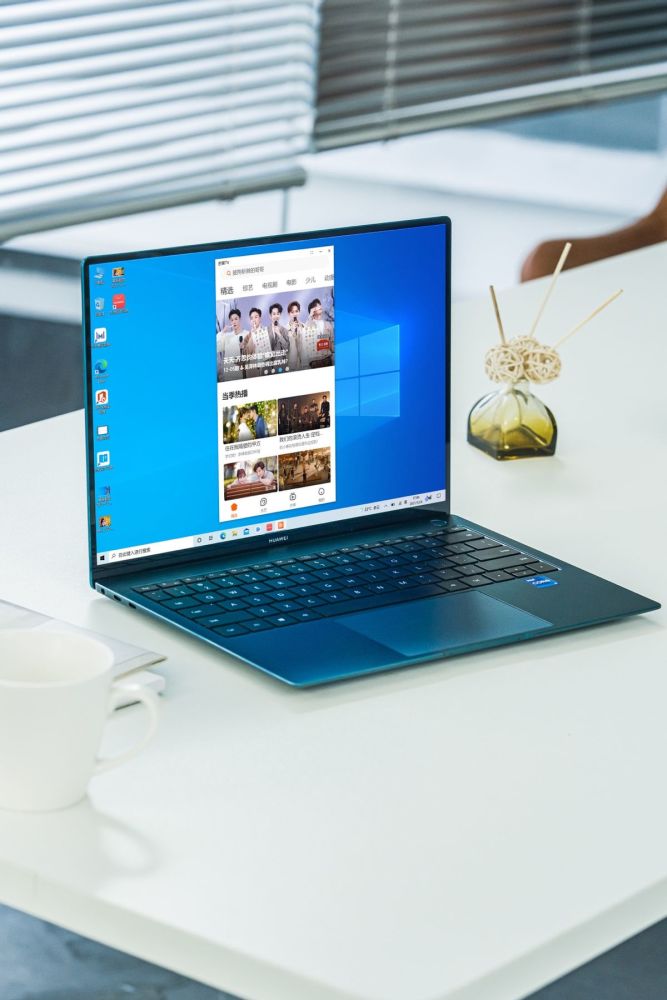 华为matebook x pro 2021款图赏 翡冷翠让你商务生活更有范