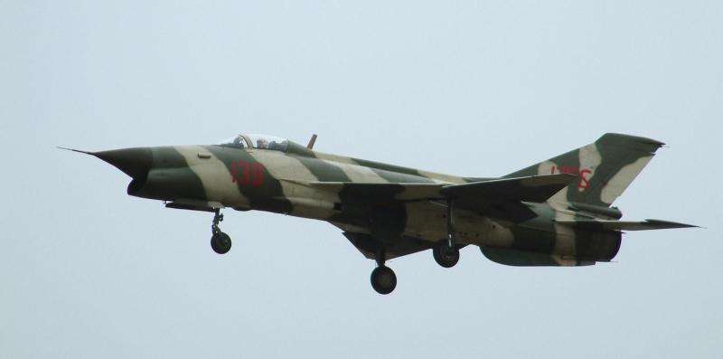 二代机中的王者装备以色列雷达歼7fs首次拥有超视距拦射能力