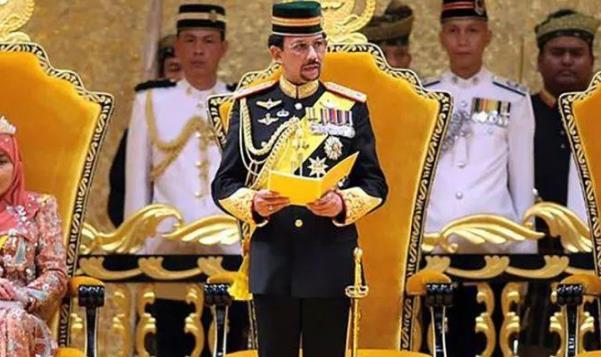 文莱亲王坐拥美女无数还不懂得收敛最终没有好的结局