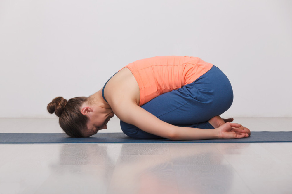 坚持练习3个瑜伽体式，帮你快速提高自身气质，轻松改善体型！