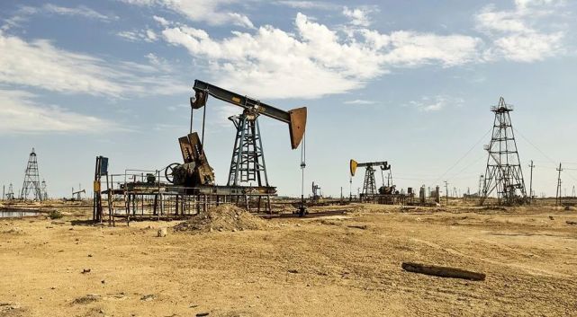 巴库油田—曾是苏联乃至世界最大的油田,如今阿塞拜疆的财源