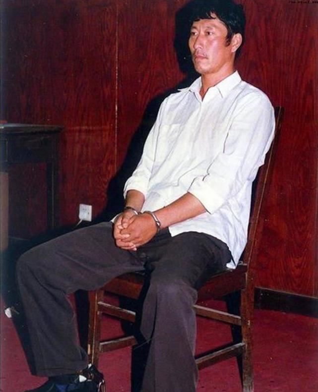 他在狱中改造收到女儿一封令人泪崩的信出狱后连杀15人