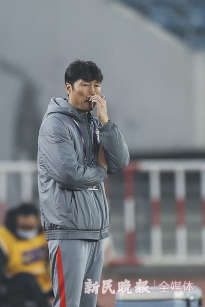 退役不久的年轻教练进入一线队,第二阶段联赛中,两人将与唐田,殷锡福