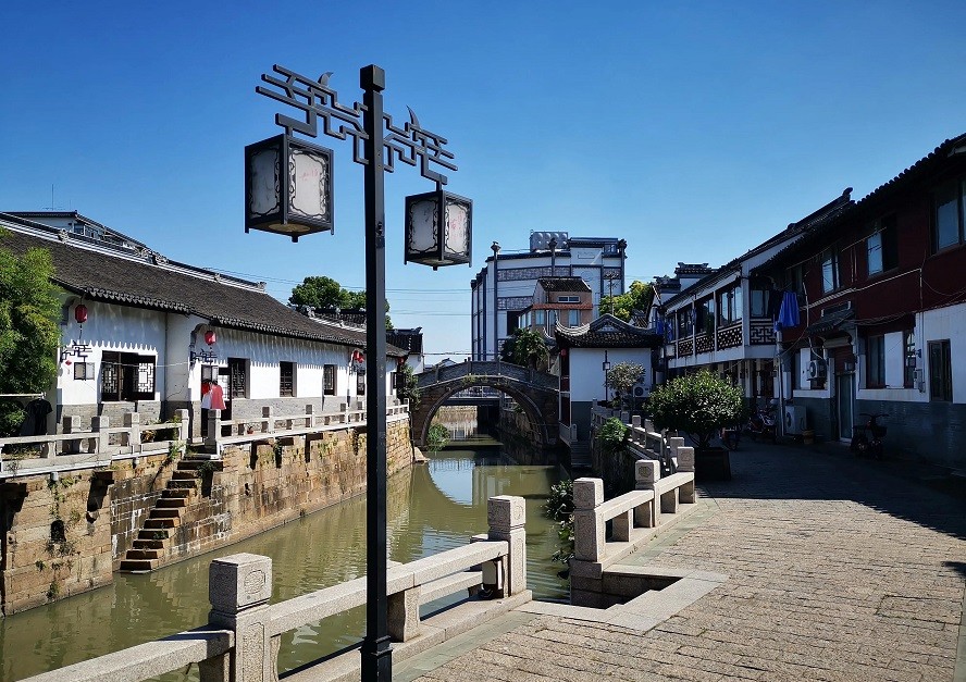 上海宝山远离城市喧嚣的老街虽然冷清却静谧安然