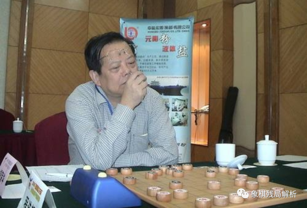 胡荣华棋艺高超构思精巧,把鸳鸯炮战术移植到屏风马阵式中