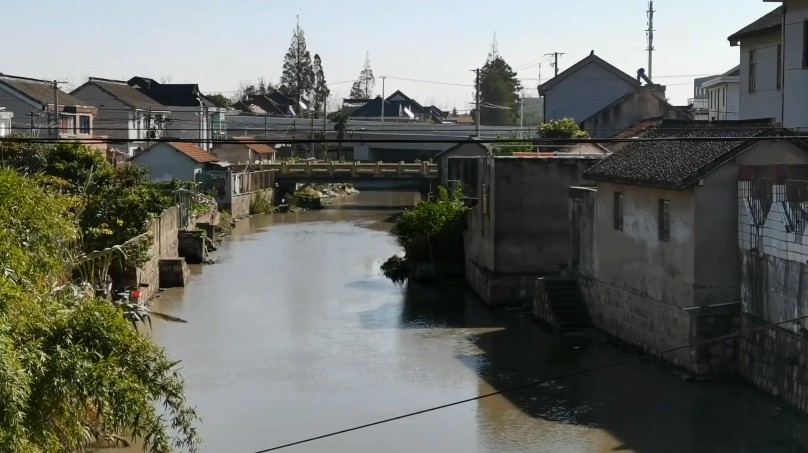 白鹤镇在唐宋年间商家云集,商铺林立,海船直达,井市繁华,素有"小杭州"