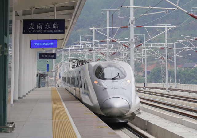 市,线路全长434公里,设计时速350公里,全线共设赣州西,信丰西,龙南东