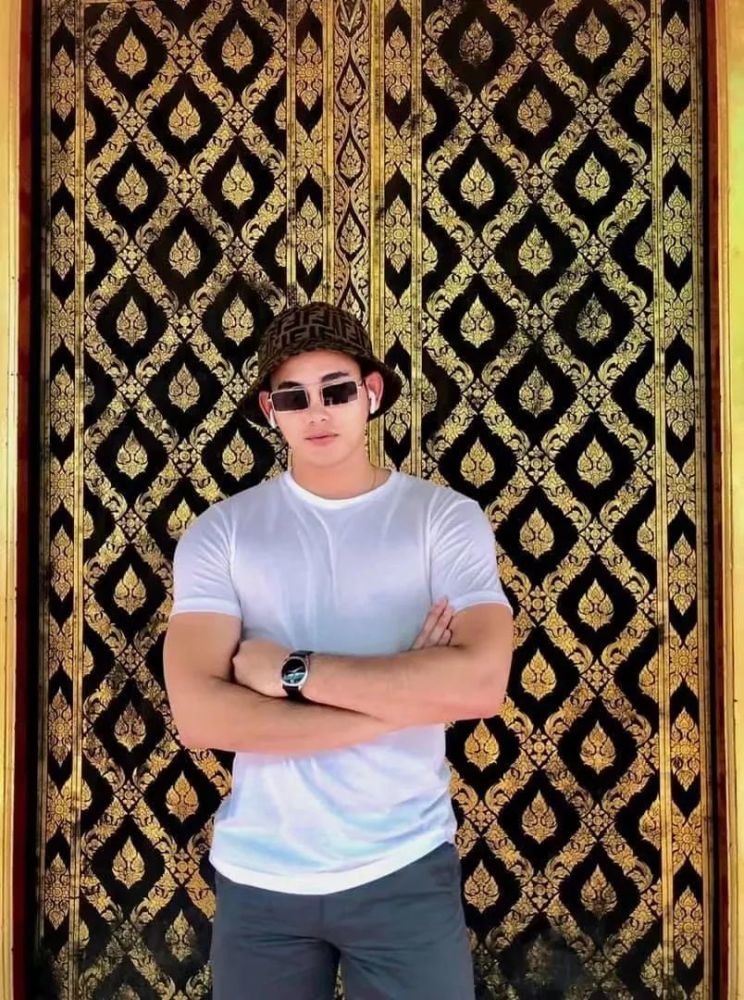 帅气老板吸粉无数这家藏在老静安的弄堂小店带你1秒穿越