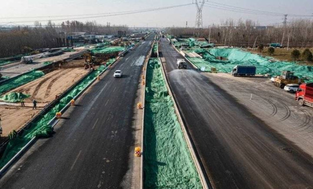 半年实现半幅竣工,济南黄河大道五标段主路北半幅通车