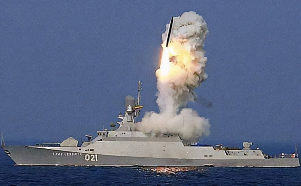 055型俯视图:非常威武雄壮,尽显万吨大驱的气魄_腾讯新闻