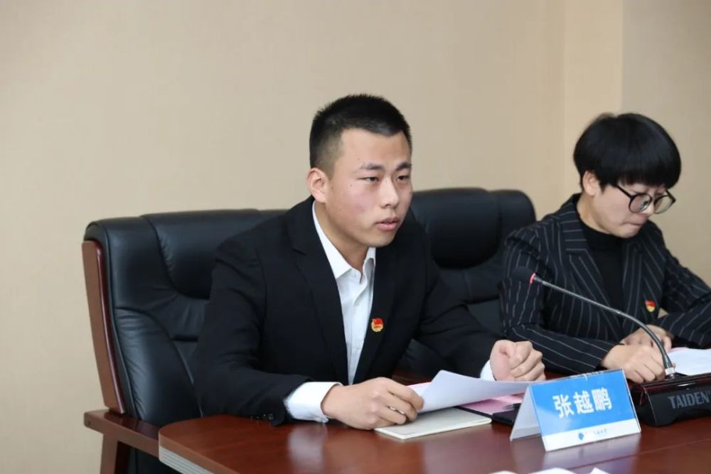 湖北省委常委组织部部长李荣灿来校宣讲党的十九届六中全会精神