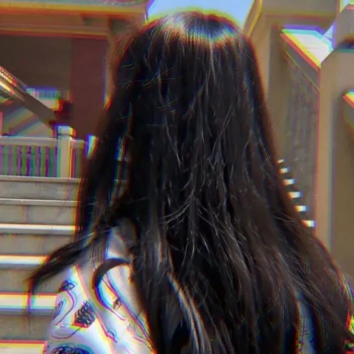 女生不露脸背影头像