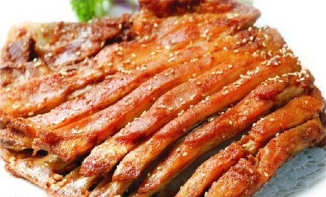 口感鲜嫩风味独特的秘制吊炉烤羊排