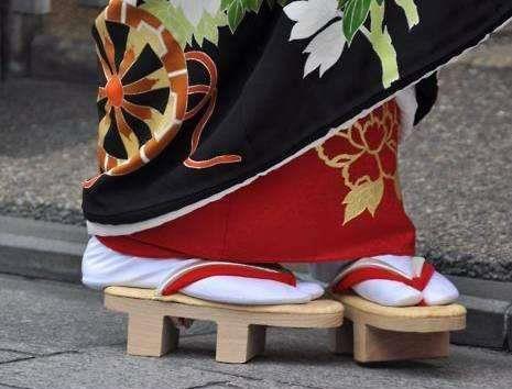 竹杖芒鞋轻胜马中国古人发明的这种凉鞋如今却成为了日本国粹