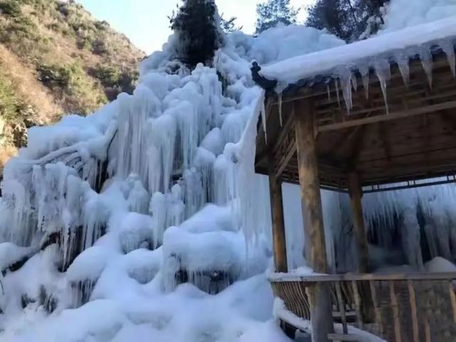 积石山县大墩峡的雪景图片