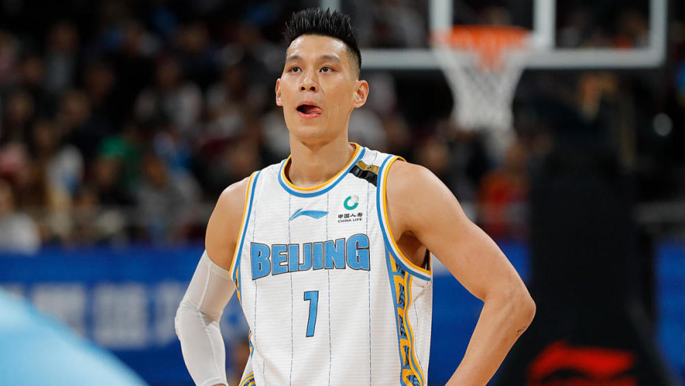 詹姆斯 NBA高情商的四个段位：洛瑞关心队友，姚鲨风趣，詹姆斯八面玲珑