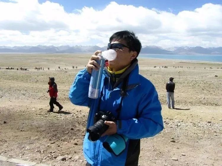 生活在极地平原或者沿海的人,一下到达藏川滇等地.出现高反概率最高.