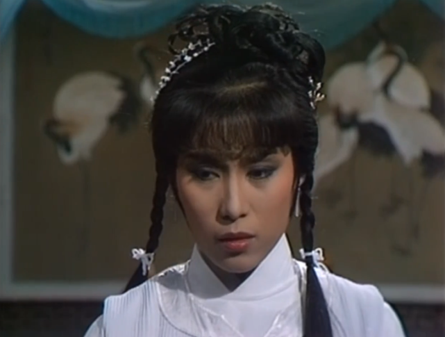 83版射雕穆念慈一身白衣的扮相最好看略带幽怨的眼神让人心疼