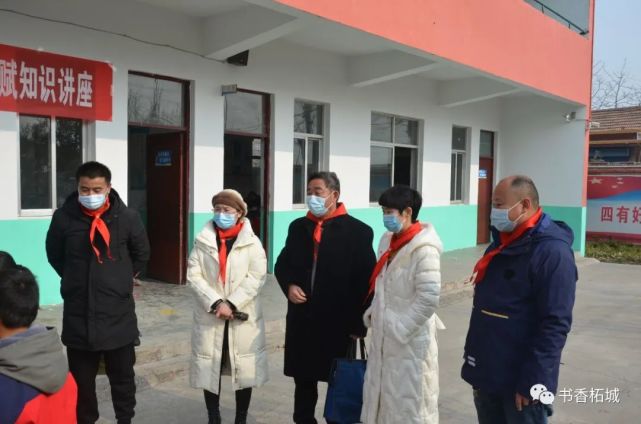 柘城县洪恩乡杨堂小学开展诗词书画进校园活动