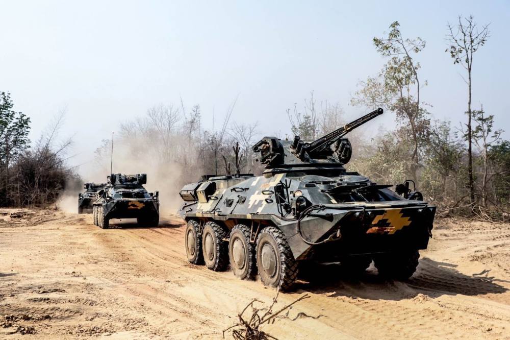 乌克兰武装力量和俄军在乌克兰东部地区周边集结了大量的作战兵力