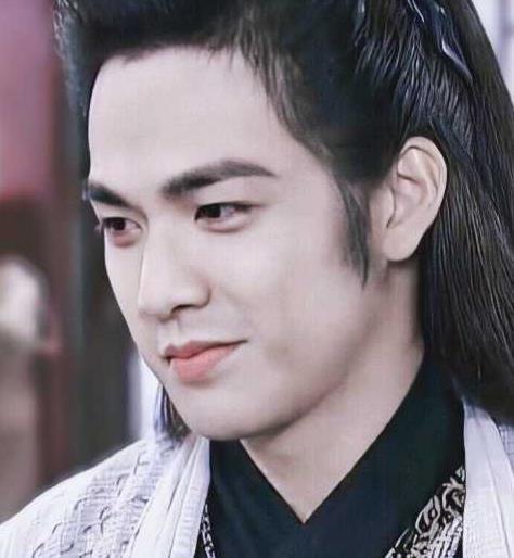 里的追命,还有刚刚热播的《锦心似玉》里的徐令宜,钟汉良的古装从不