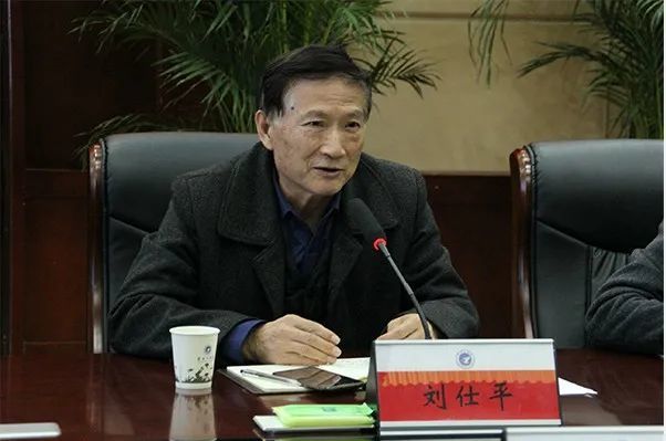 商丘工学院召开青年教师培养经验交流会